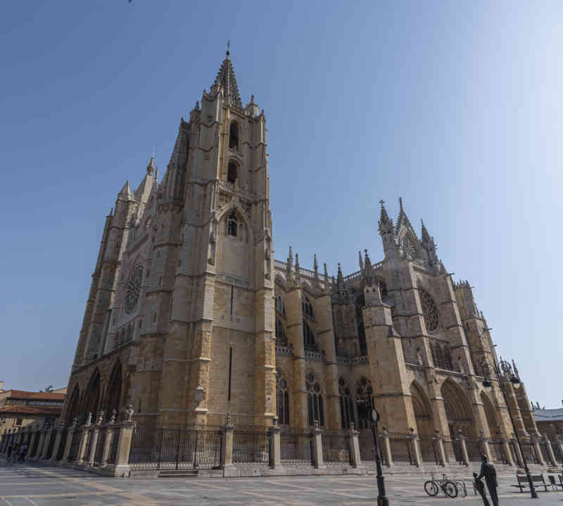 León 022 - catedral de Santa María de León.jpg